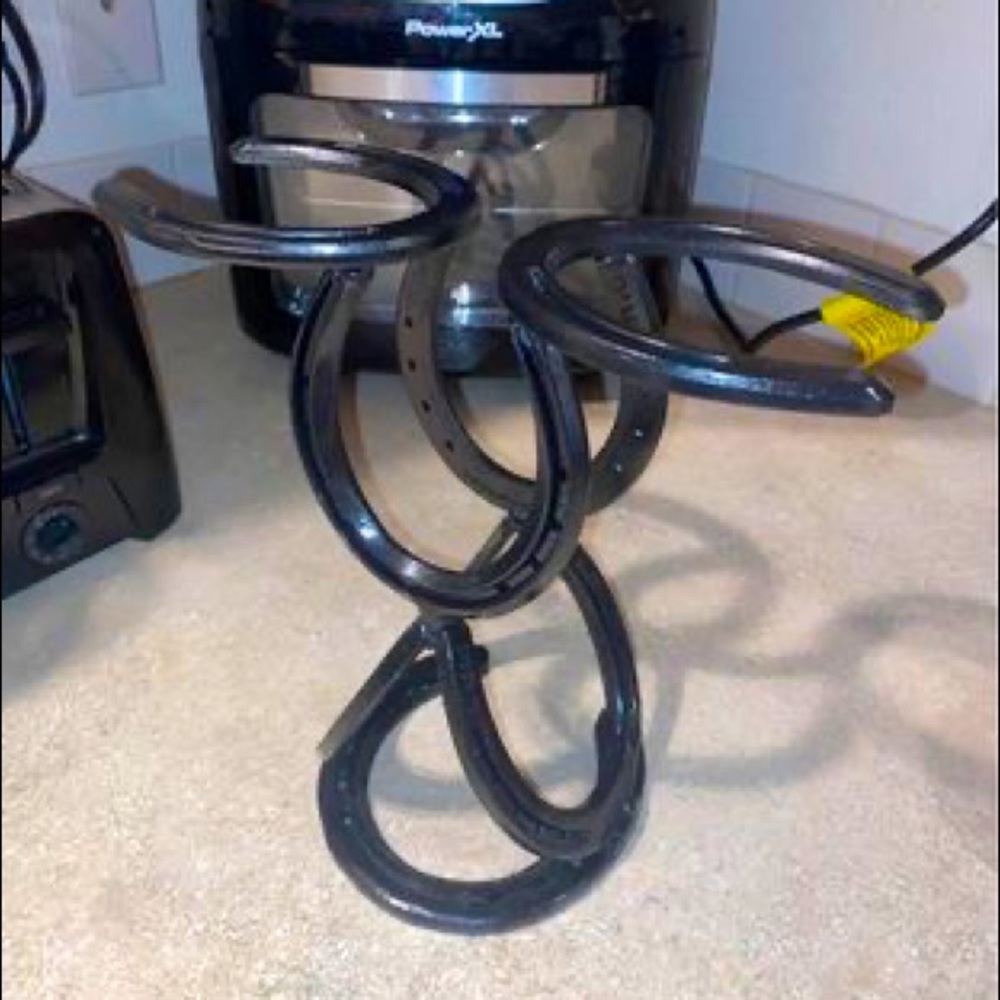 Horse shoe wine holder